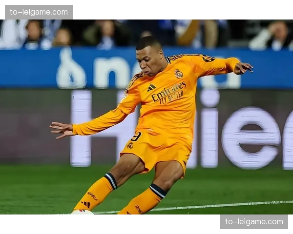 姆巴佩因膝伤缺席伯纳乌生死战,为备战世界杯选择保守治疗